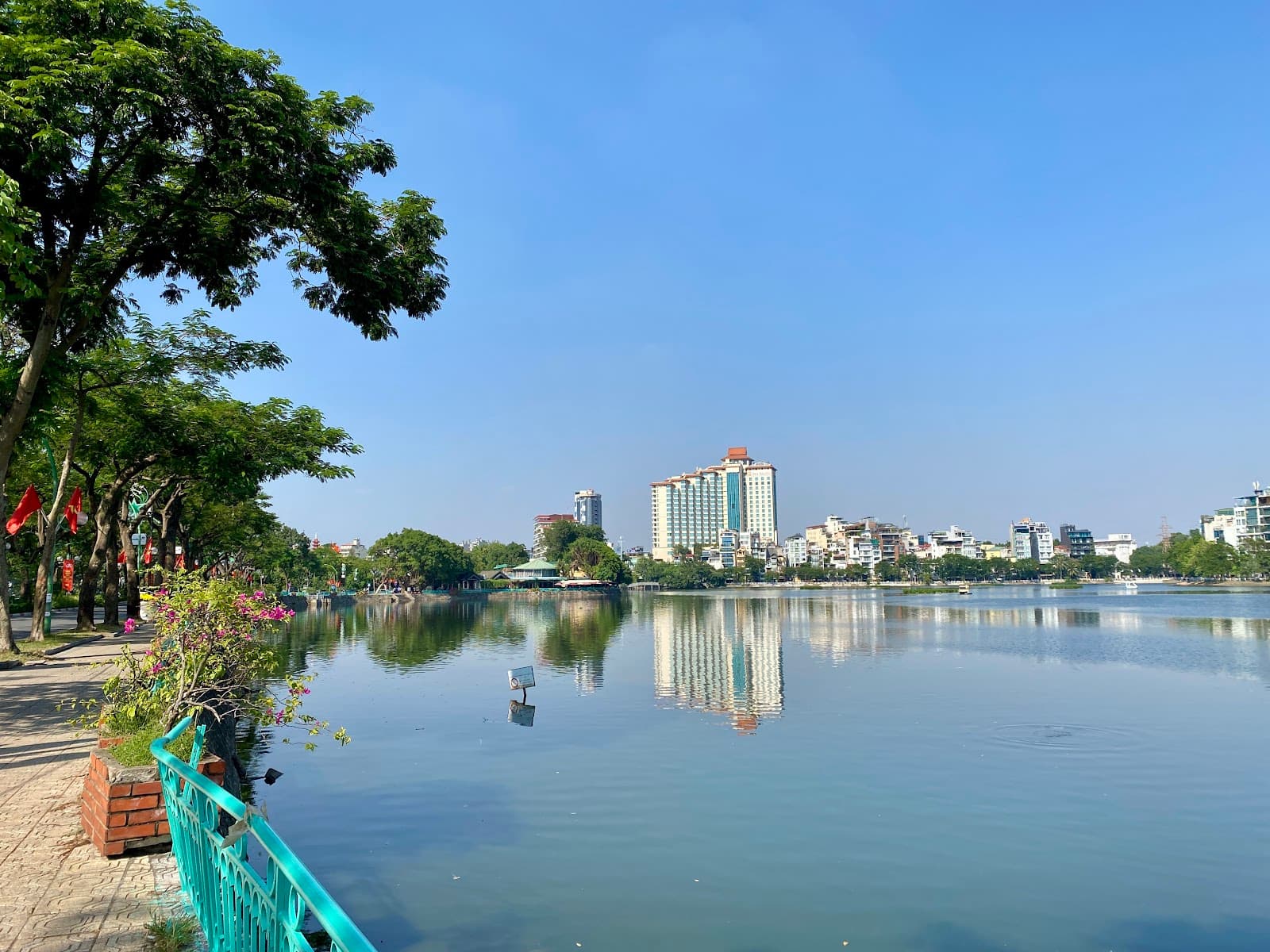 Truc Bach Lake - Image 1