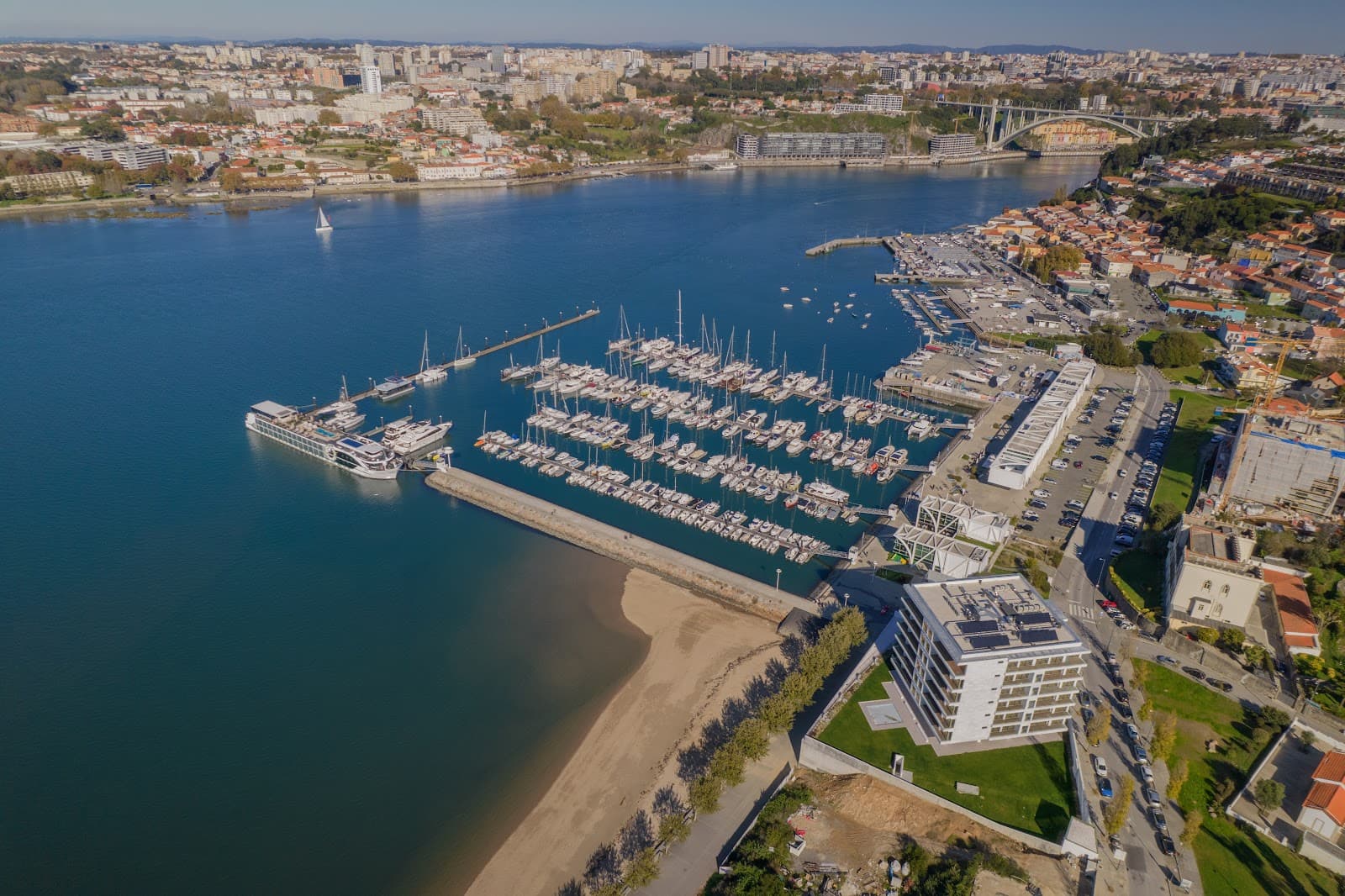 Douro Marina - Image 1