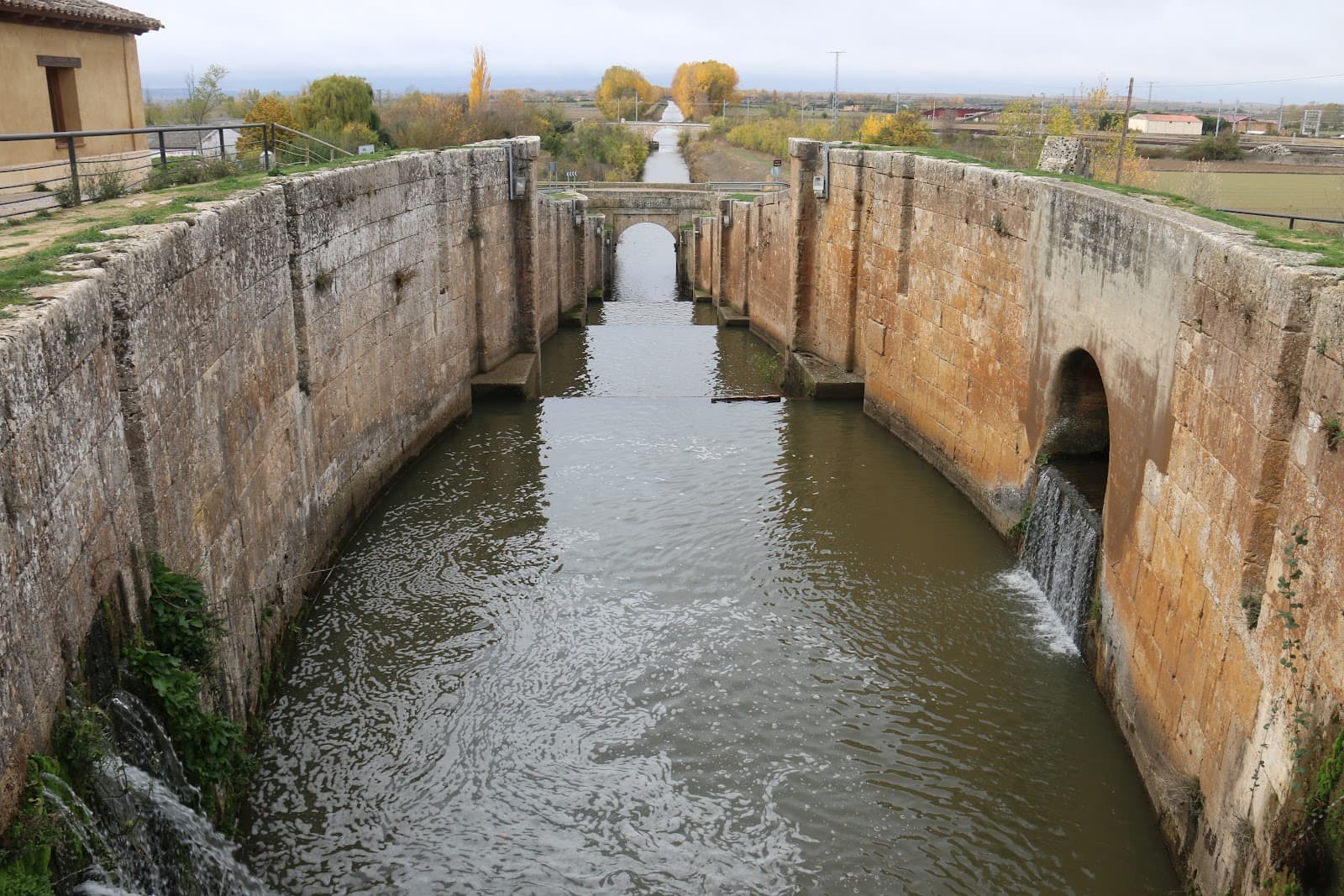 Frómista - Canal de Castilla Locks - Image 1