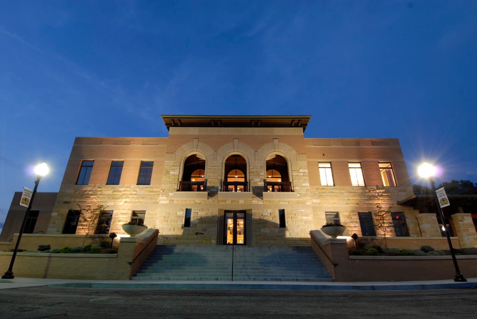Art Circle Public Library & Sculpture Park - Image 1