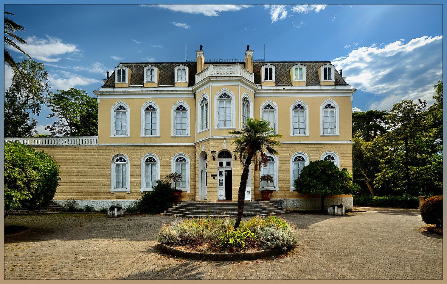 King Nikola's Palace Bar - Image 1