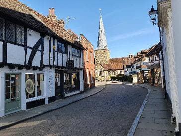 Independent Boutiques & Cafes