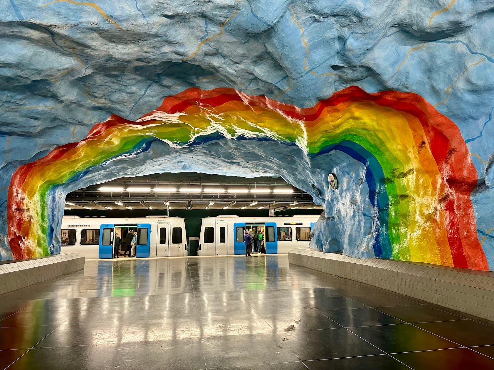 Stadion station art Stockholm - Image 1