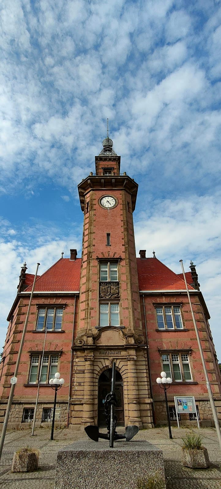 Hafenviertel / Harbor District - Image 1