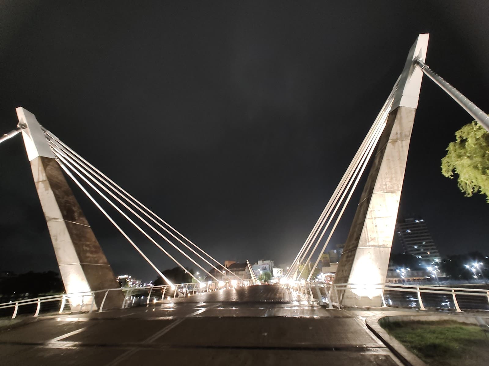 Puente Peatonal Centenario - Image 1