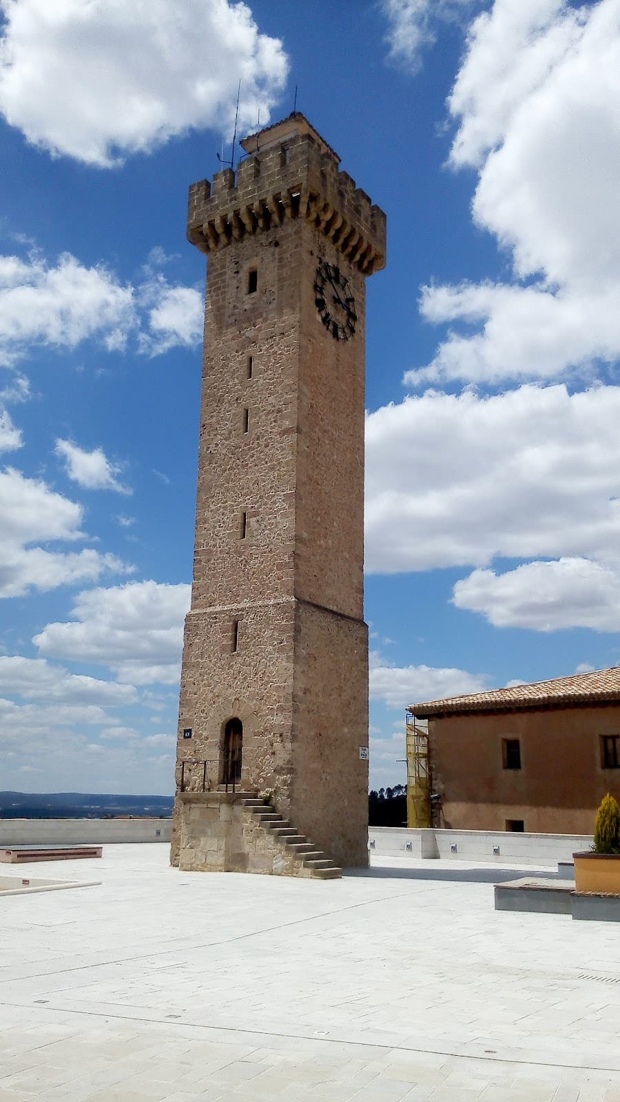Mangana Tower - Image 1