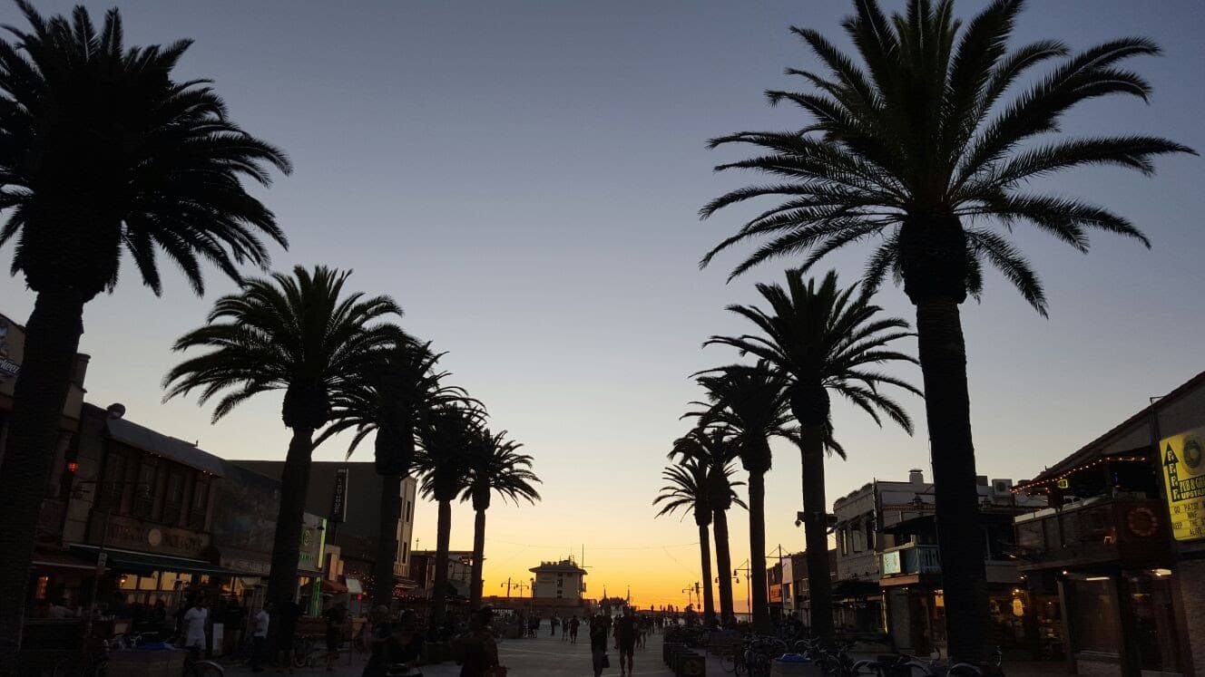 Pier Avenue - Image 1