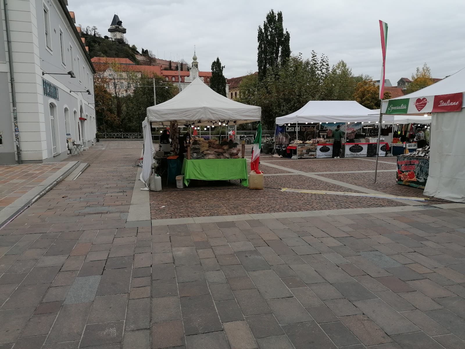 Mariahilferplatz - Image 1