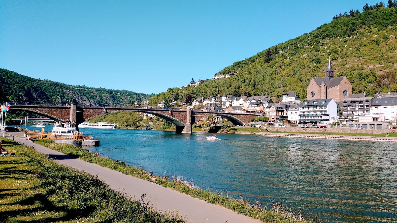 Mosel Promenade Cochem - Image 1
