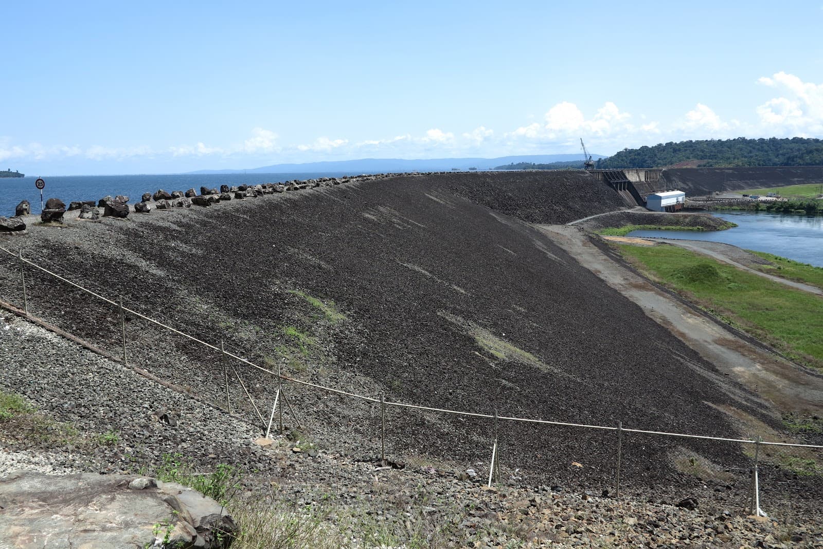 Brokopondo Lake Blommenstein - Image 1