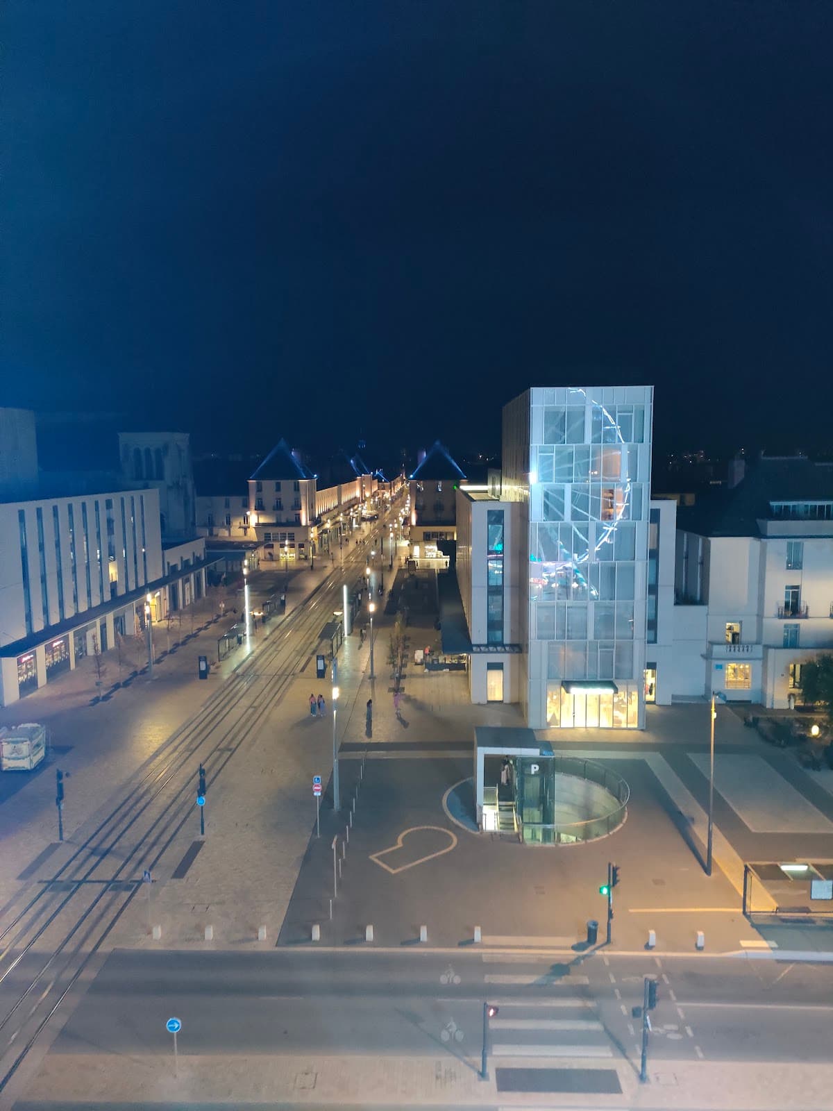 Place Anatole France - Image 1