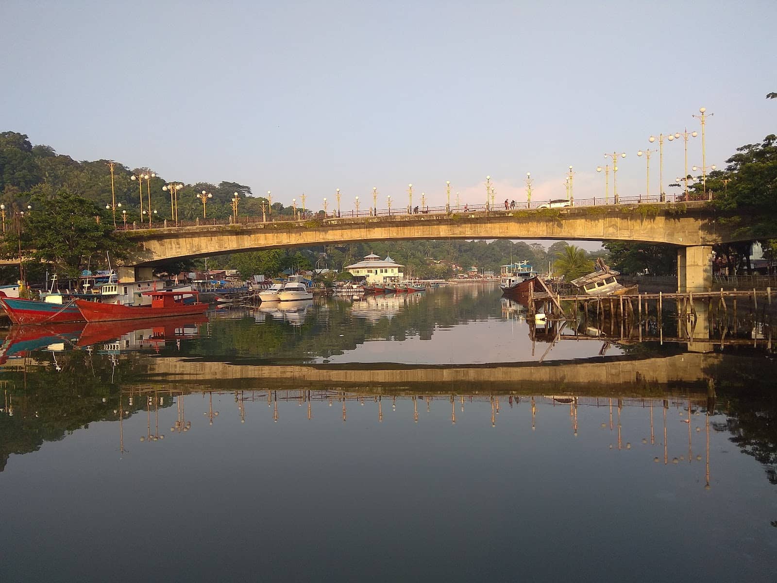 Riverside Cafes