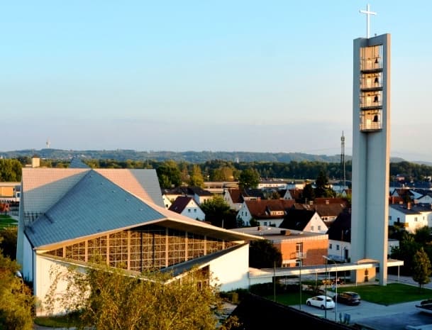 Parish Church St. Martin Traun - Image 1