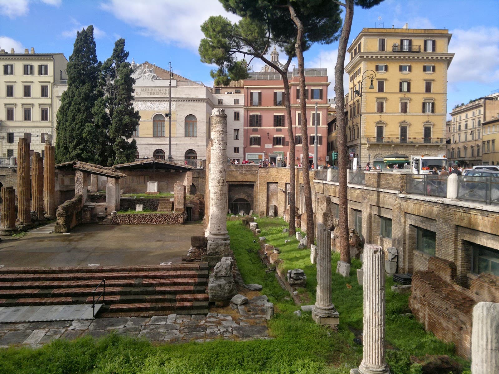 Largo di Torre Argentina - Image 1