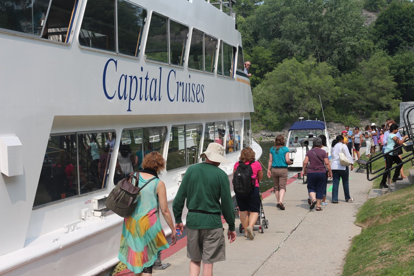 Capital Cruises Ottawa - Image 1
