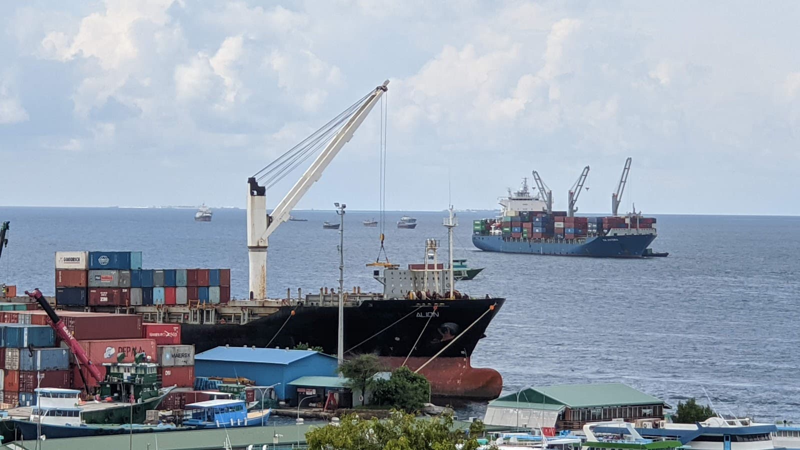 Malé Harbor - Image 1