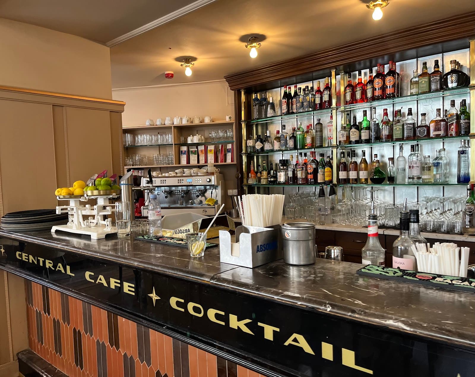 Central Café - Image 1