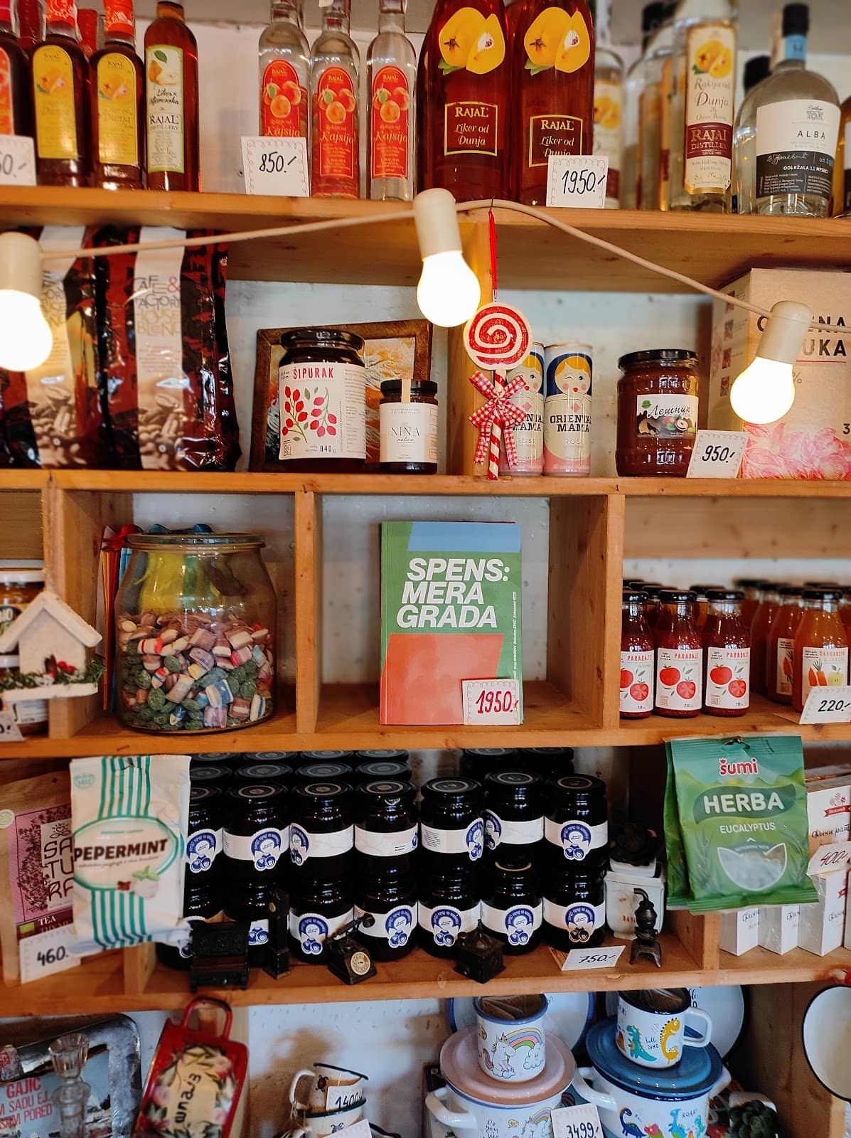 Live Piano & Singalongs