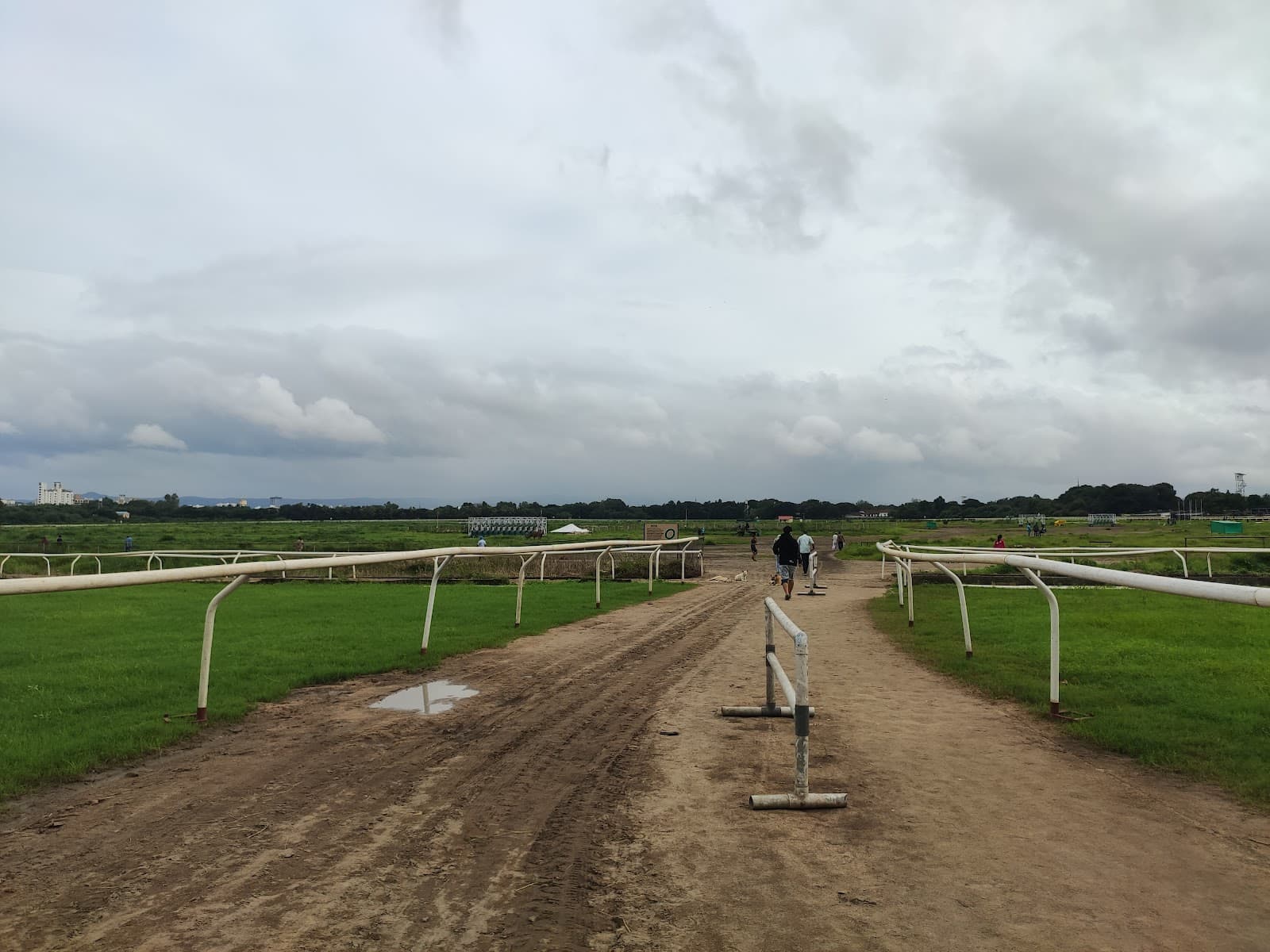Pune Race Course - Image 1