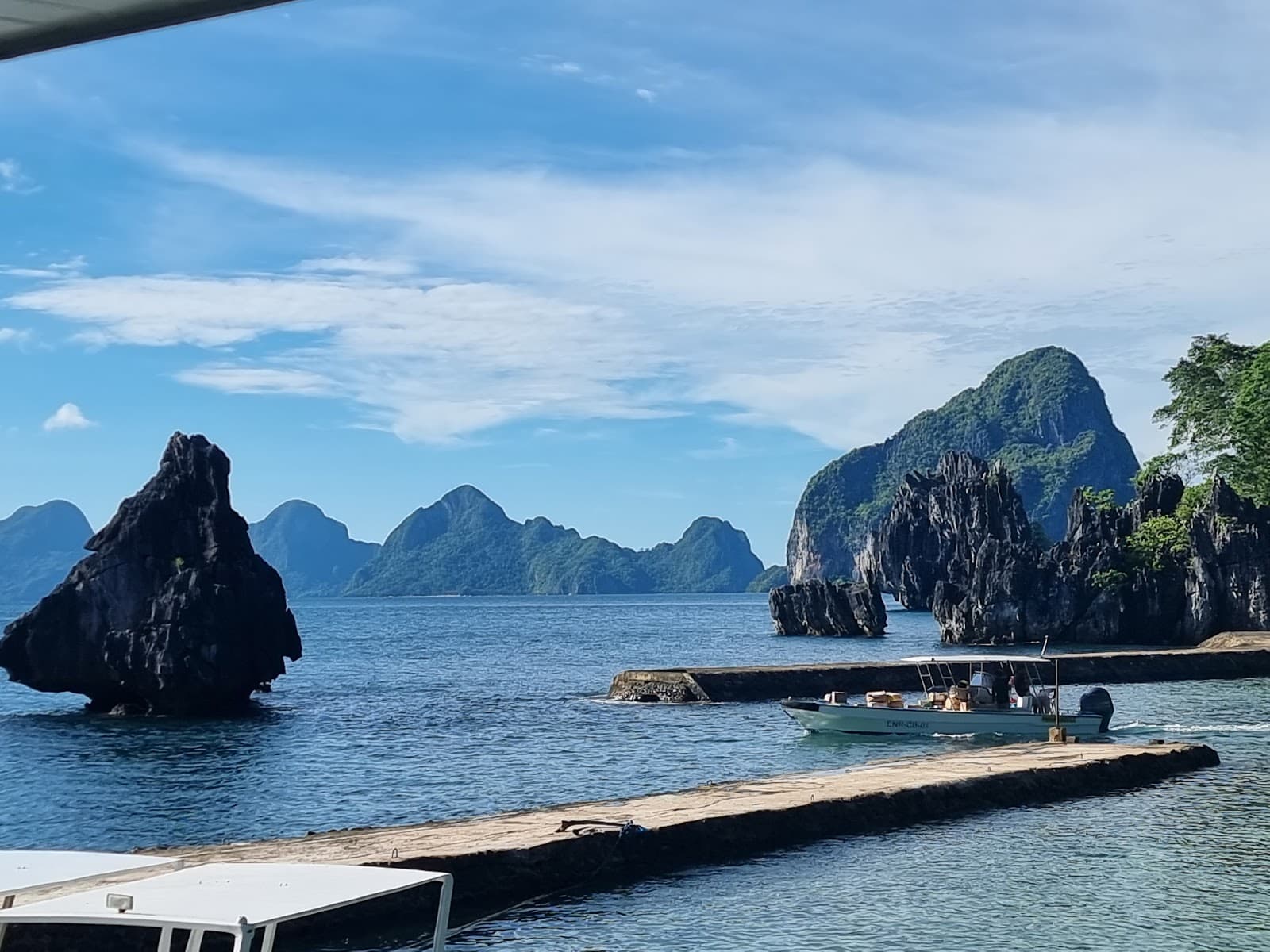 Lagen Island - Image 1