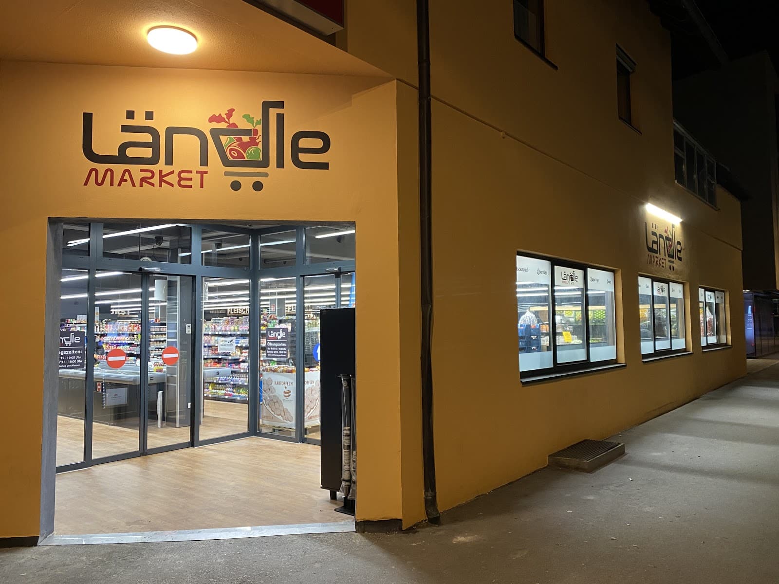 Bludenz Weekly Market - Image 1