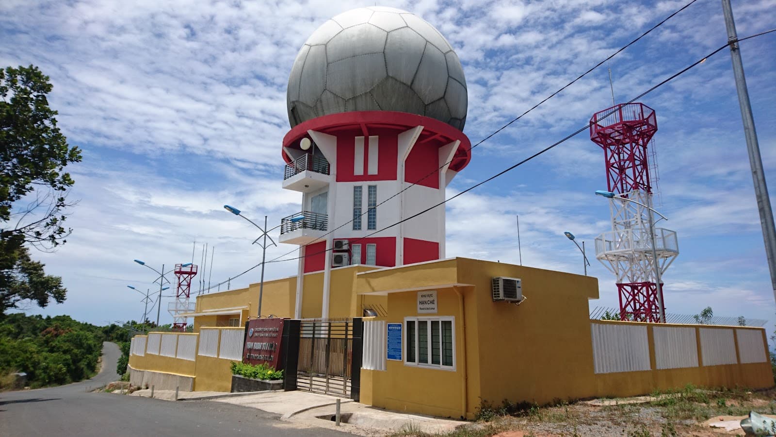 Son Tra Radar Station 29 Da Nang - Image 1