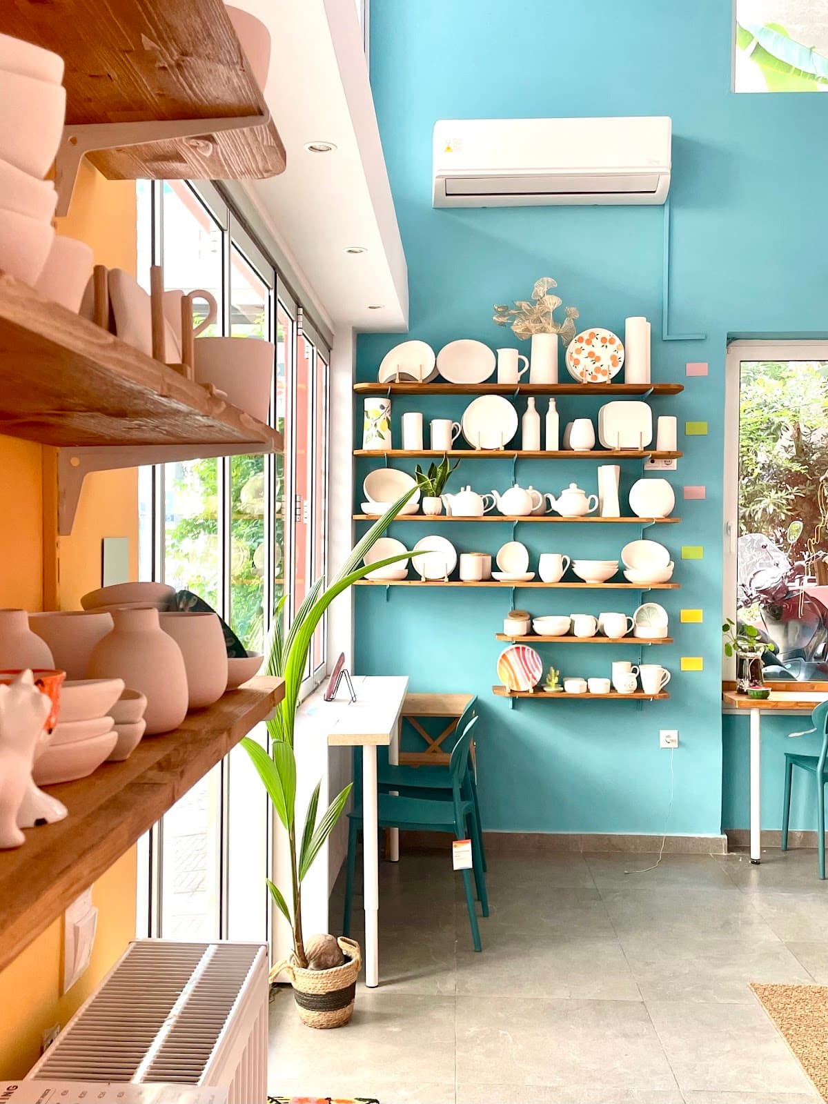 Various artisan workshops in Athens - Image 1