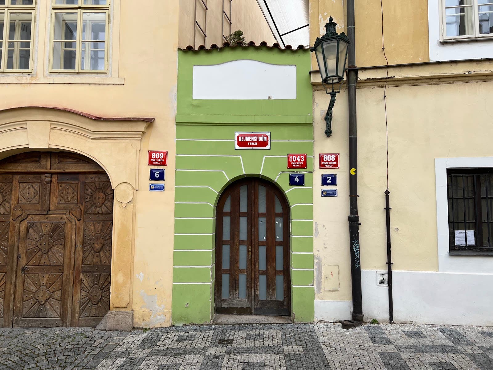 The Smallest House - Image 1