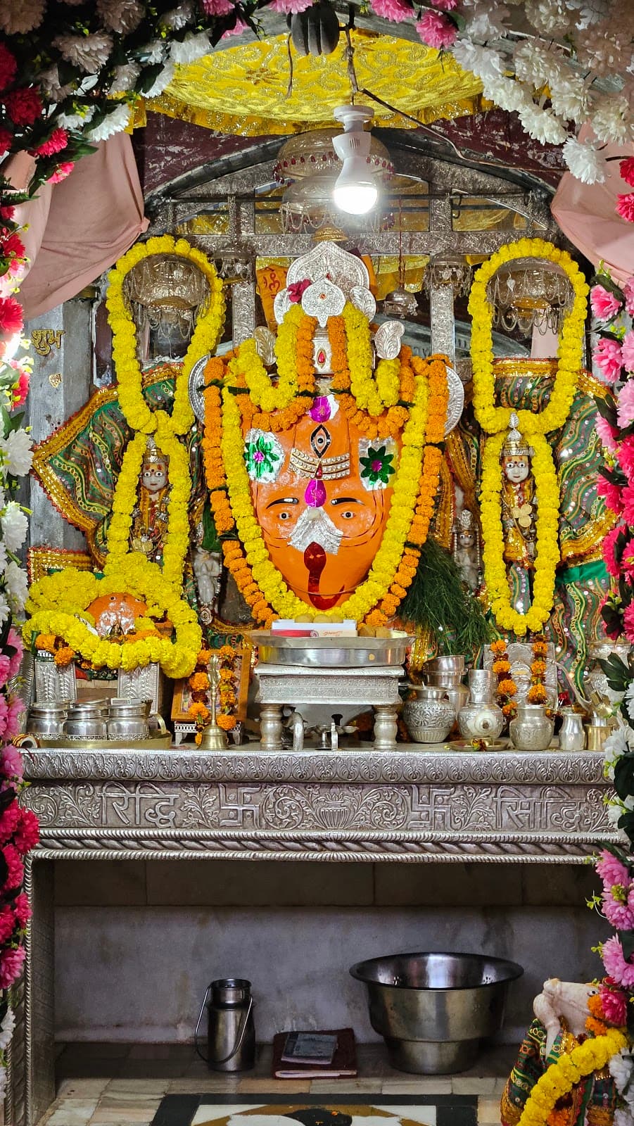 Trinetra Ganesh Temple - Image 1