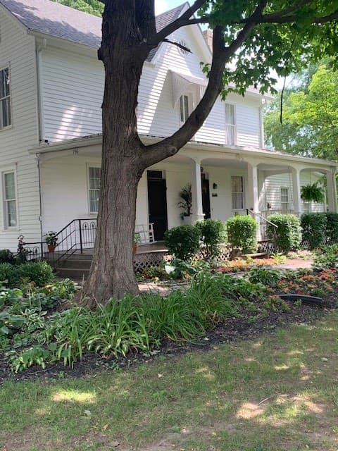 The Bowen House - Image 1