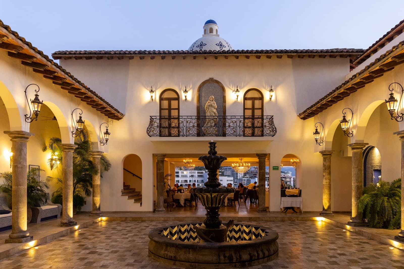 The Iguana Restaurant Dining