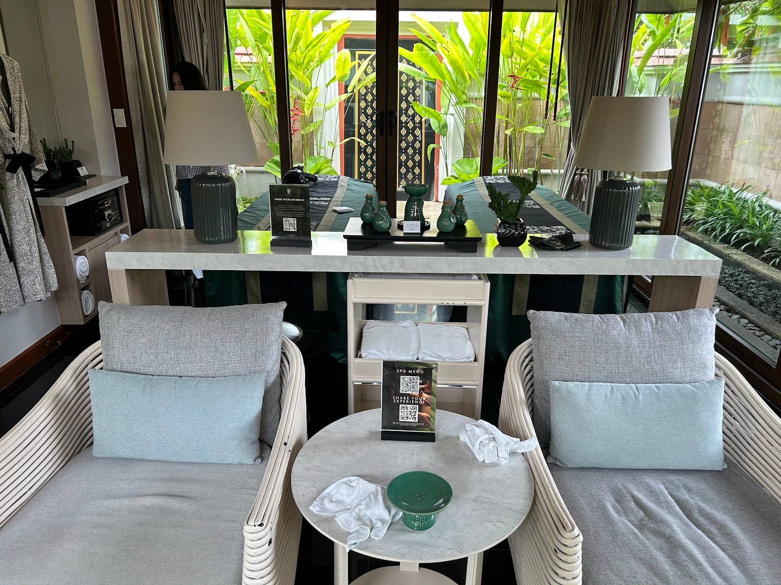 Rejuvenating Foot Wash & Body Massage