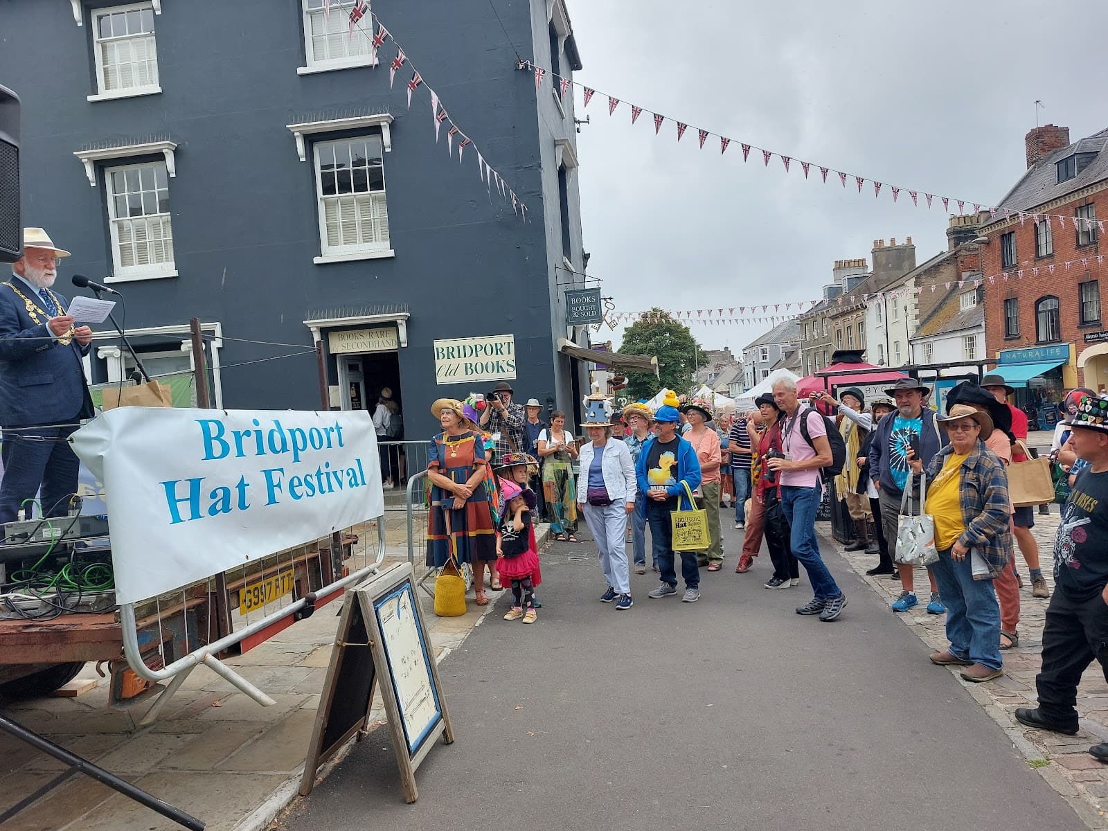 Bucky Doo Square - Image 1