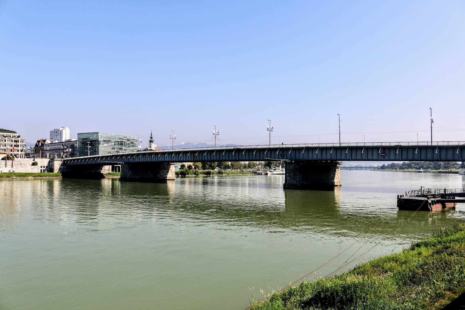 Connecting Linz
