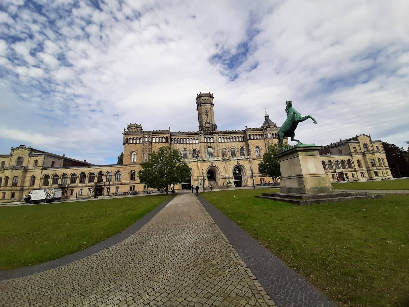 Campus Life & Study Spots