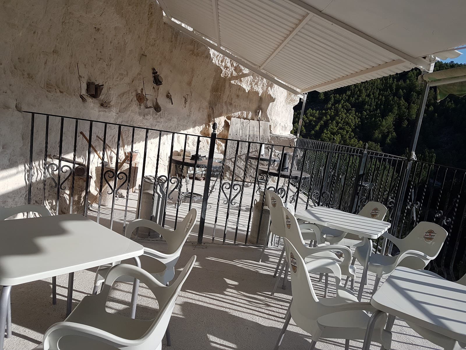 Cuevas del Diablo (Alcalá del Júcar) - Image 1