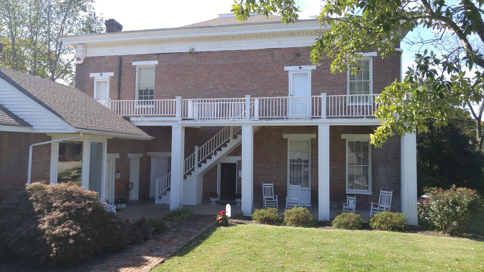 Smith-Trahern Mansion - Image 1