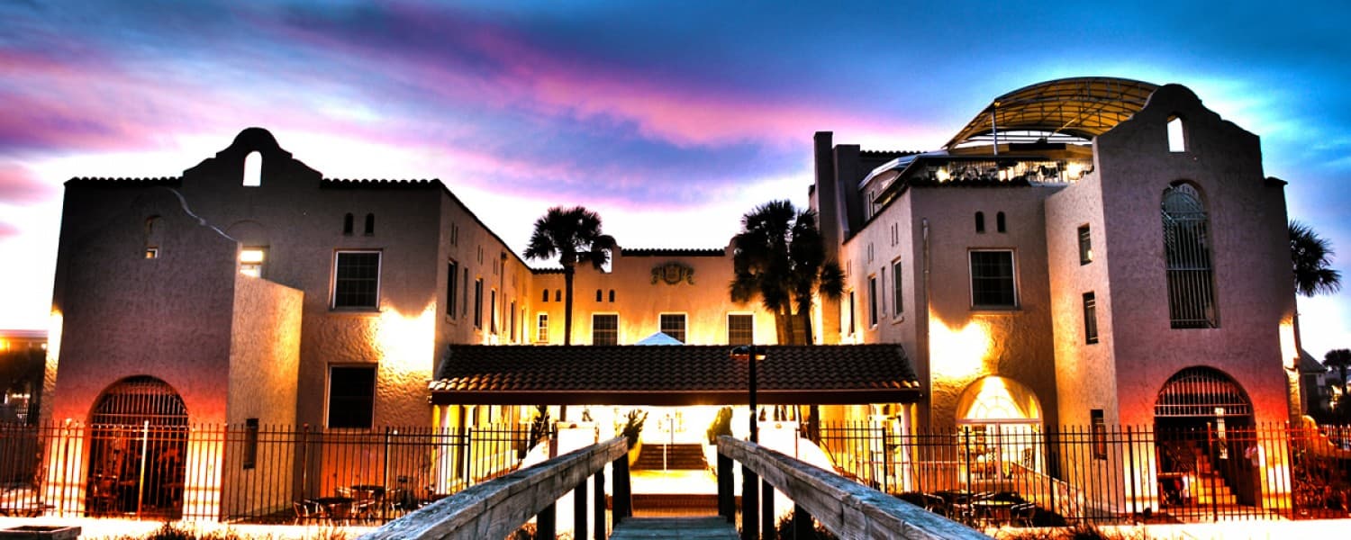 Casa Marina Hotel - Image 1