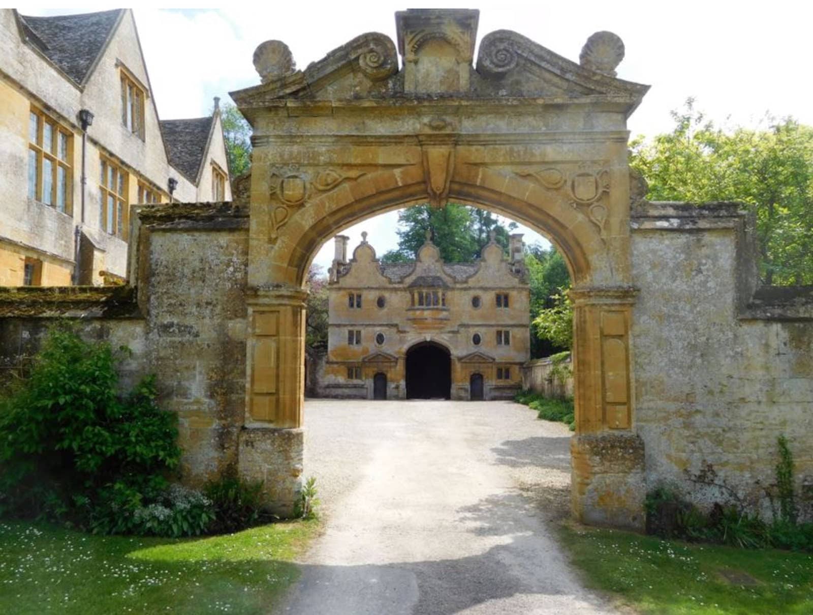 Stratton Village Square