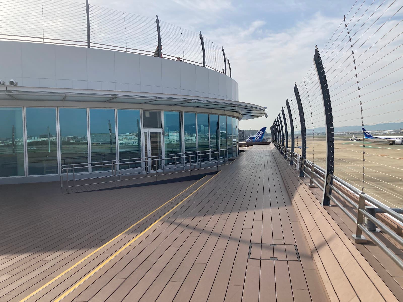 Fukuoka Airport Observation Deck - Image 1