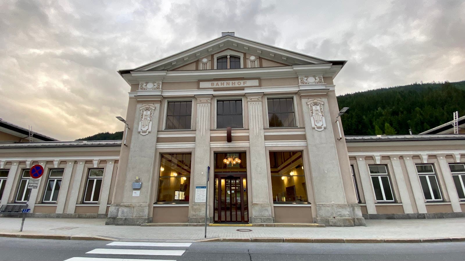 Bad Gastein Railway Station - Image 1