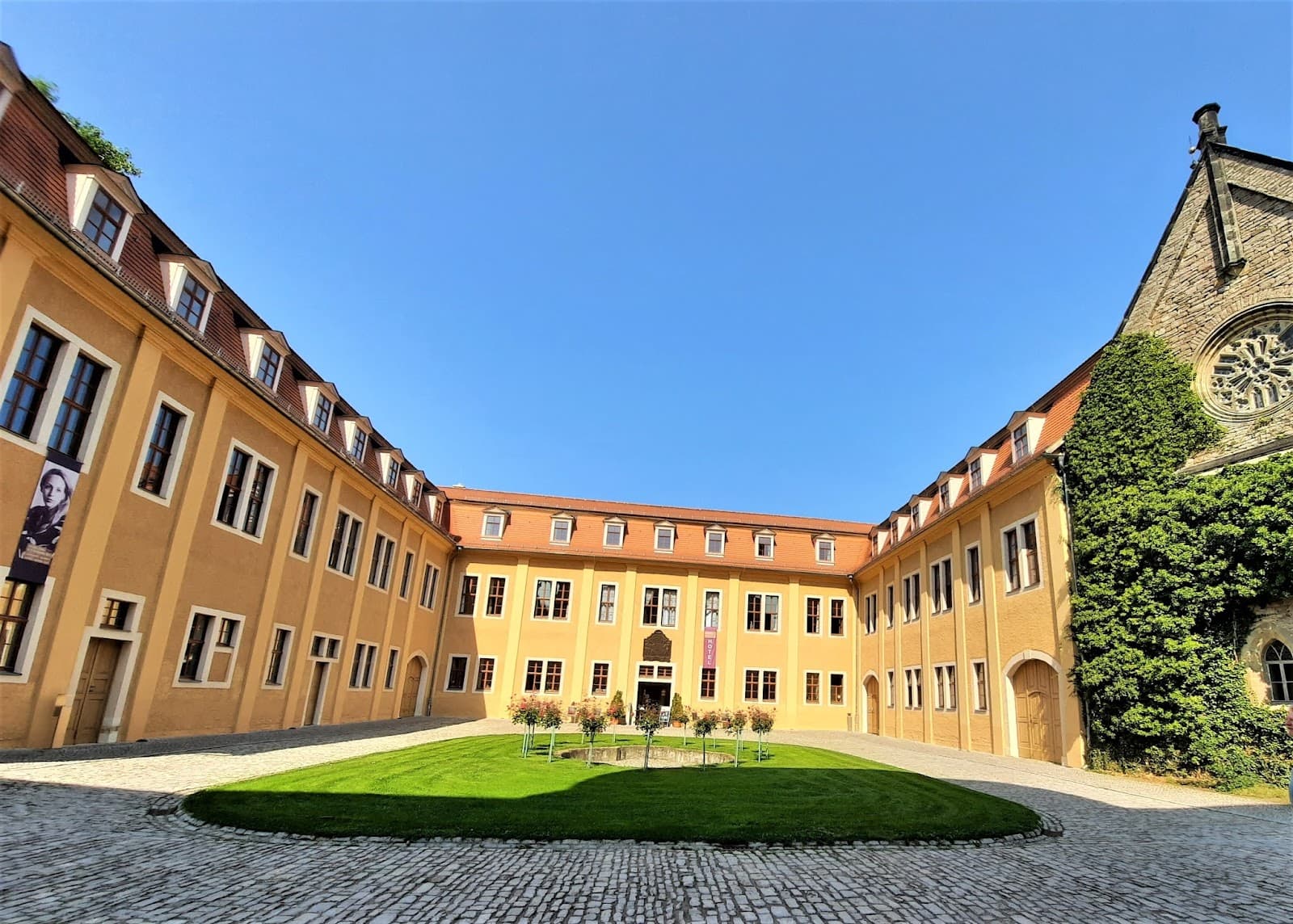 Ettersburg Castle and Park - Image 1