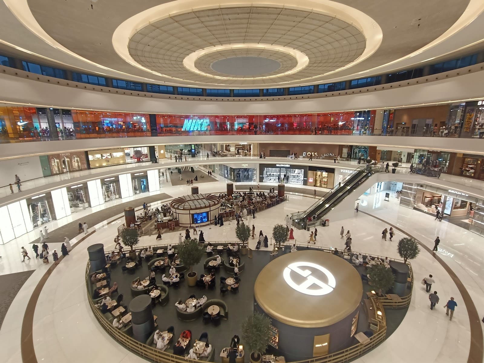 Fashion Avenue, The Dubai Mall - Image 1