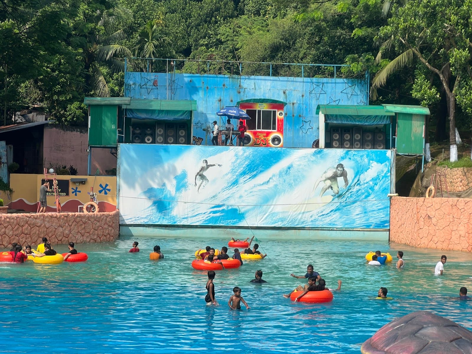 Sea World Water Park (Foy's Lake) - Image 1