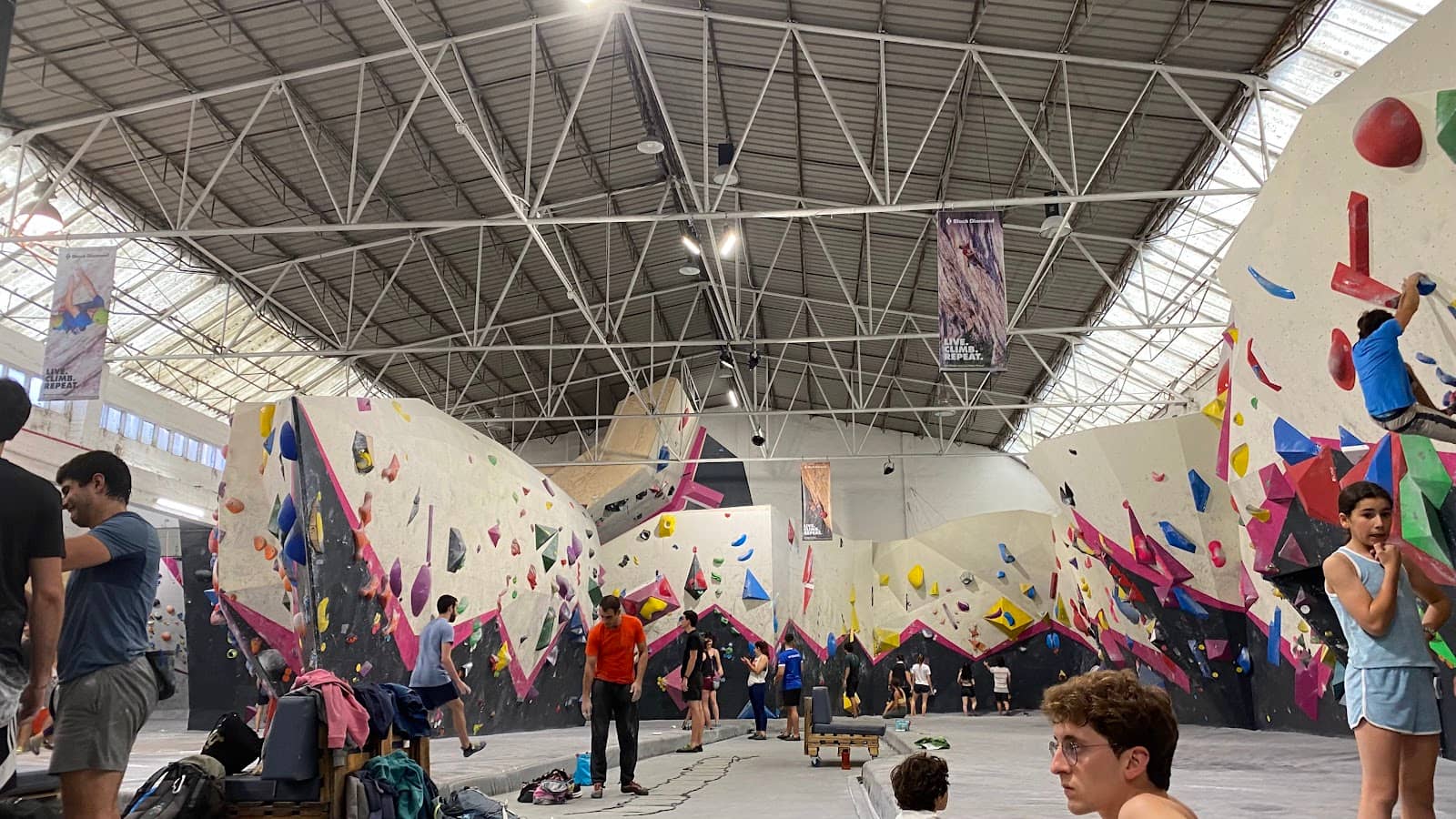 Tall Walls & Finishes