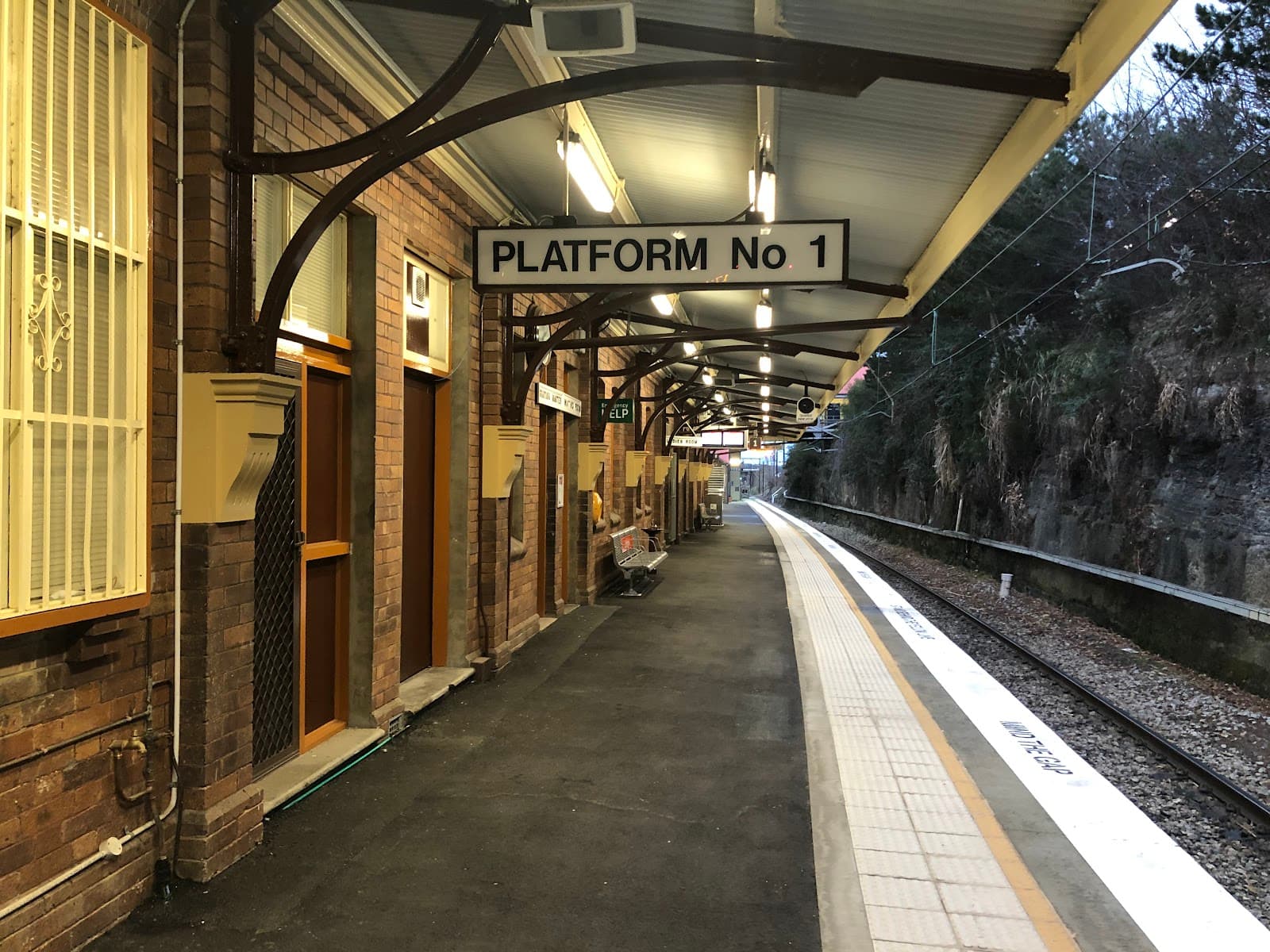 Lithgow Railway Station (heritage) - Image 1