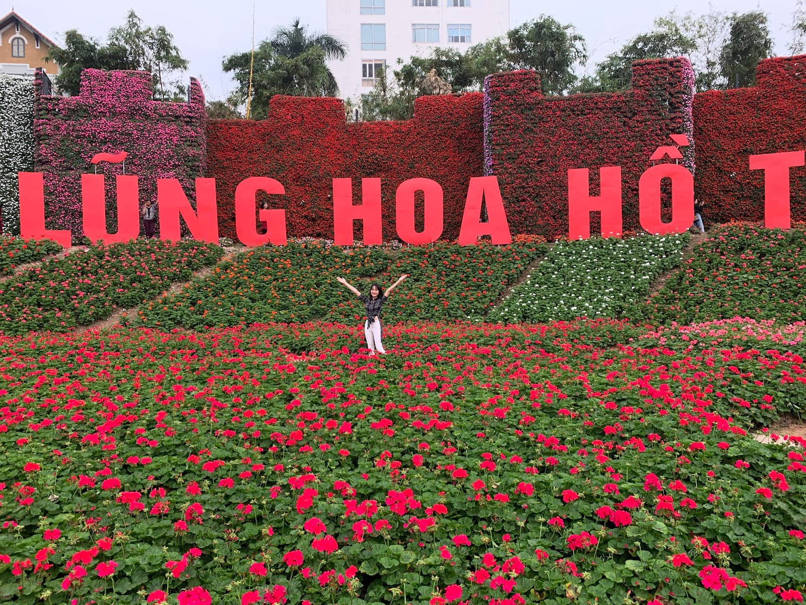 Charming On-site Cafes