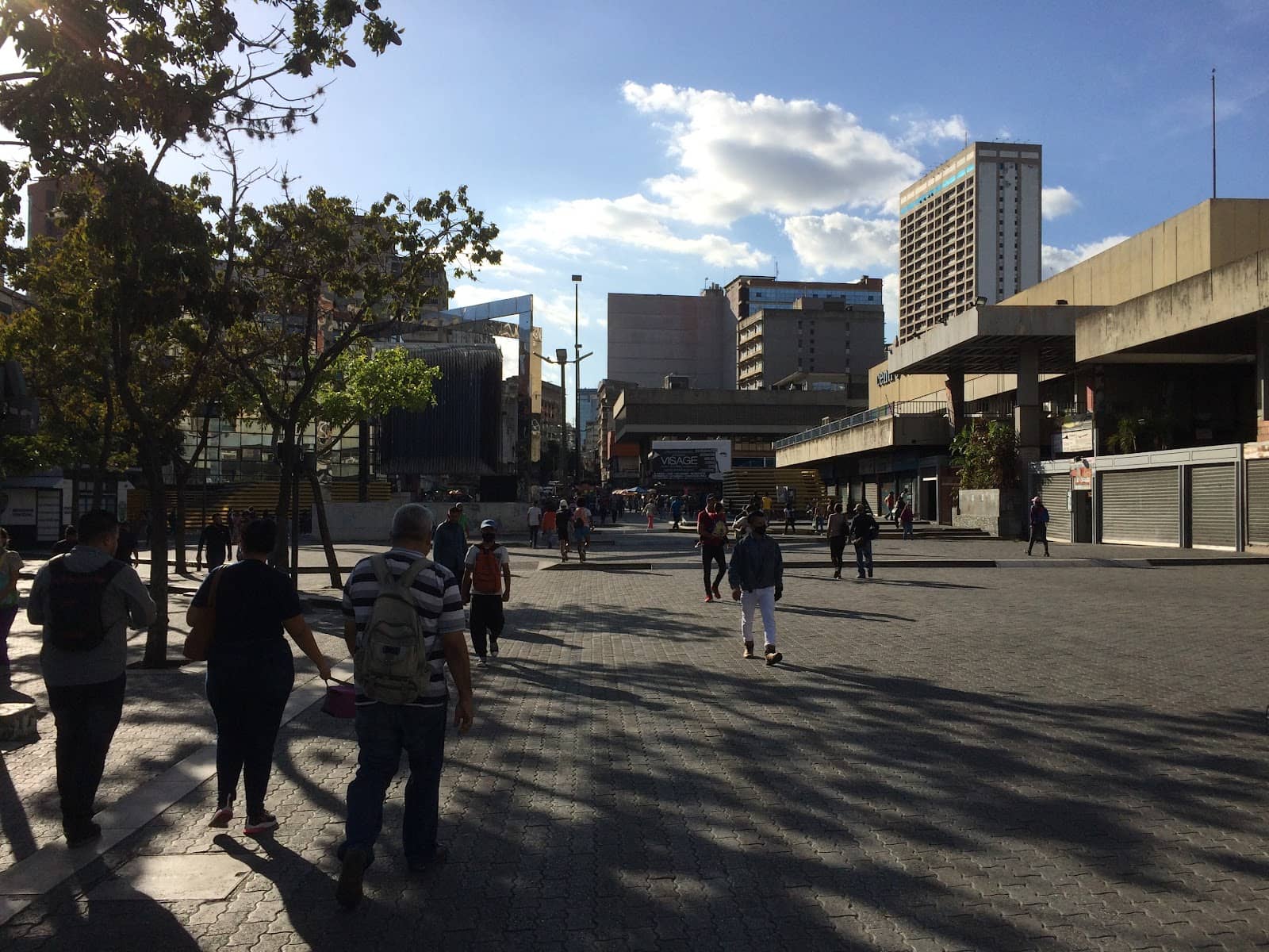 Transit Hub & Local Life