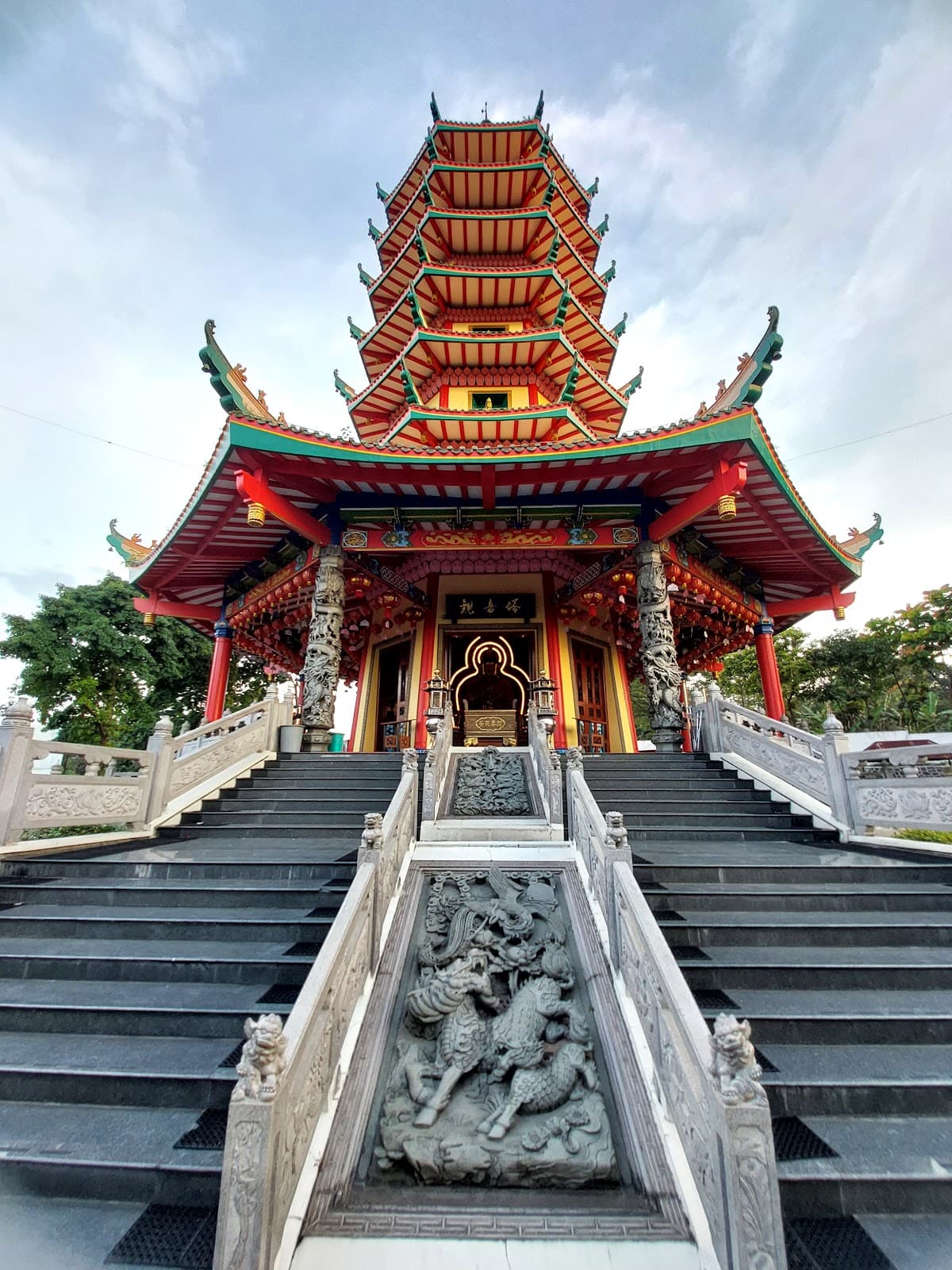 Vihara Buddhagaya Watugong - Image 1