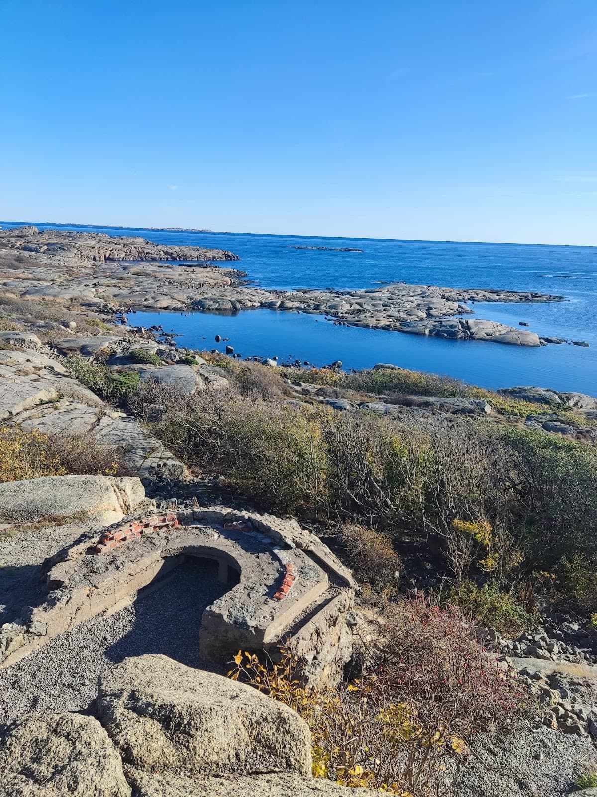 Rakke Coastal Rocks - Image 1